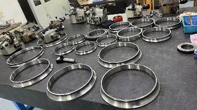 角接觸球軸承的保持架種類(lèi)與各自的優(yōu)缺點(diǎn)有哪些？